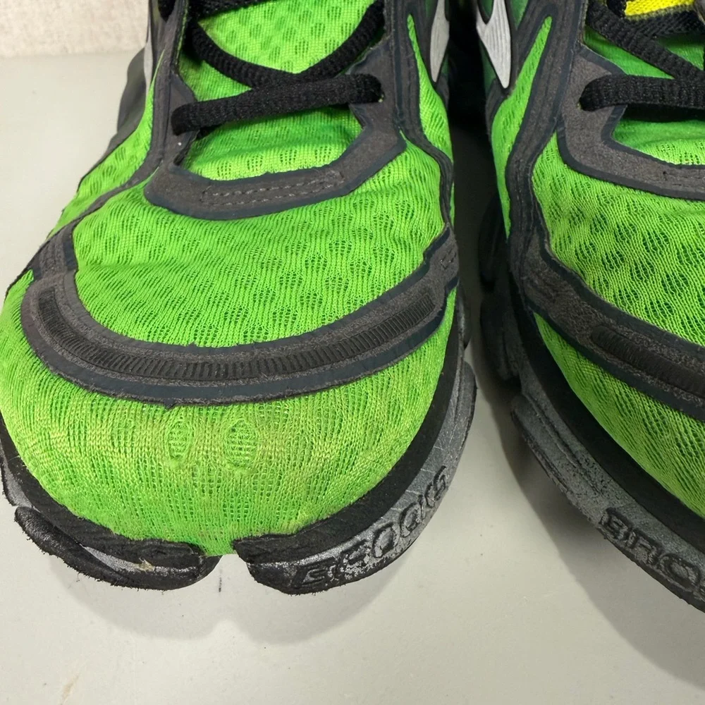 Brooks Trail Shoes, Racing Flats, and Barefoot-Style Shoes Men Size 11‎